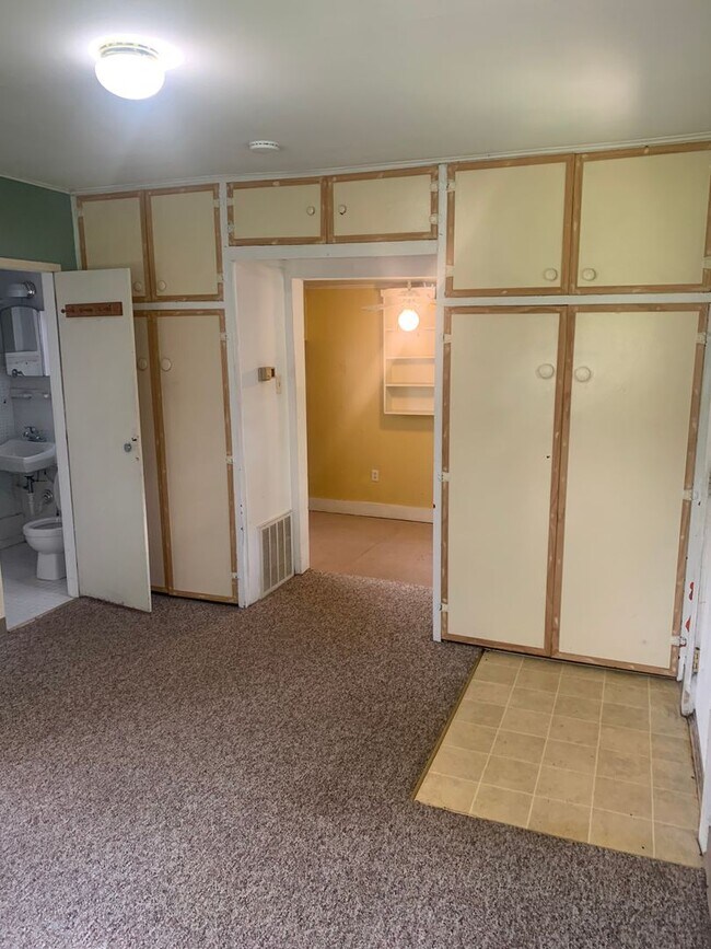 Photo - 712.5 East Cottage Grove Avenue Unidad 712.5 E. Cottage Grove Ave