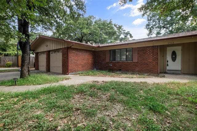 Photo - 4304 Lindsay Ln