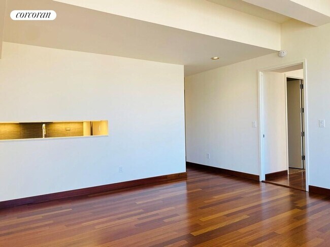 Photo - 305 E 63rd St