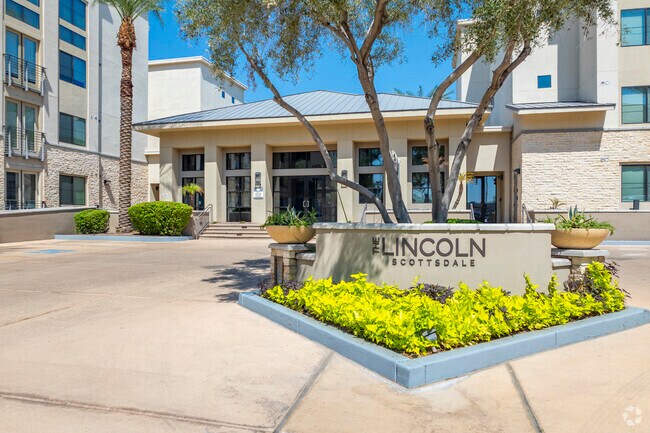 Entrada - The Lincoln Scottsdale