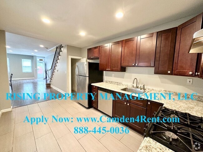 Building Photo - Renovated 3 Bedroom 1.5 Bathroom home in t...
