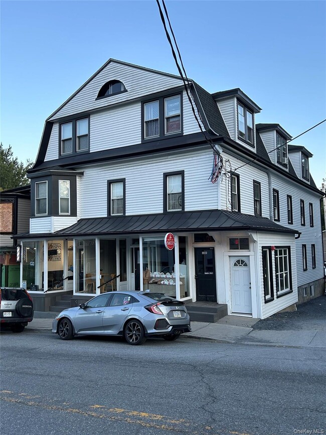Building Photo - 3304 NY-343 Unit 2R Rental