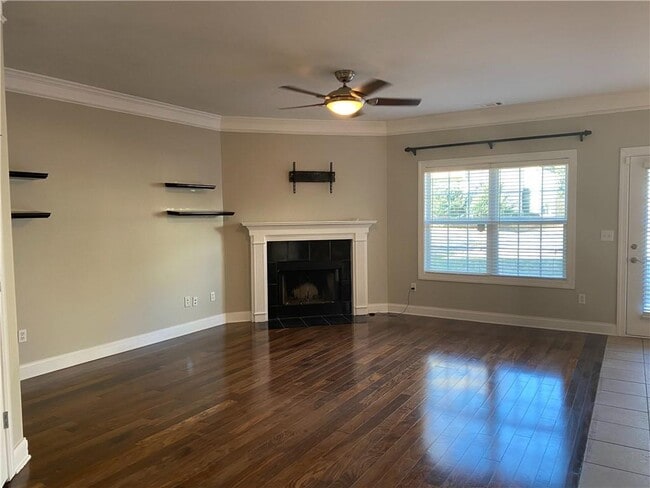 Photo - 2100 Cabela Dr