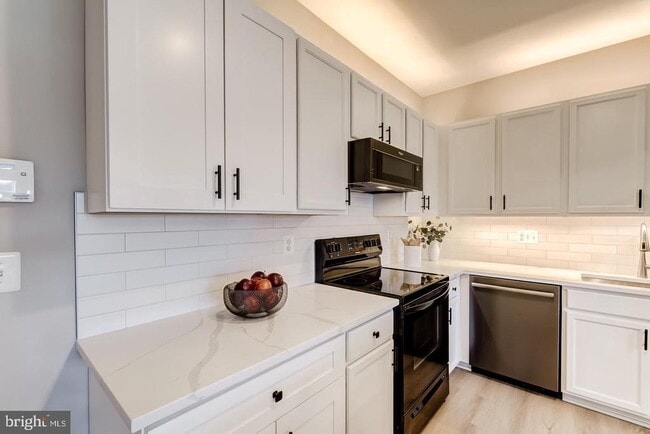 Photo - 44848 Tiverton Sq