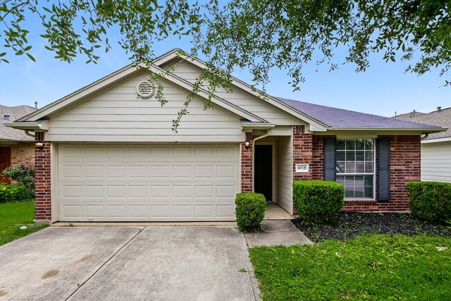 Building Photo - 4018 Falvel Shadow Creek Dr