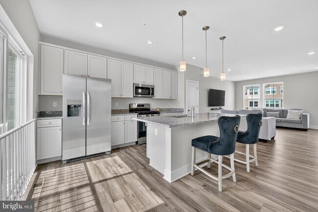 Photo - 10898 Drummond Pl