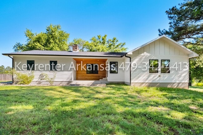 Building Photo - Beautiful 5-Bedroom Home with Hardwood Floors, Fireplace & Luxurious Master Suite
