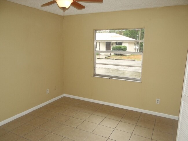 Photo - 2/1 rental - Move in special