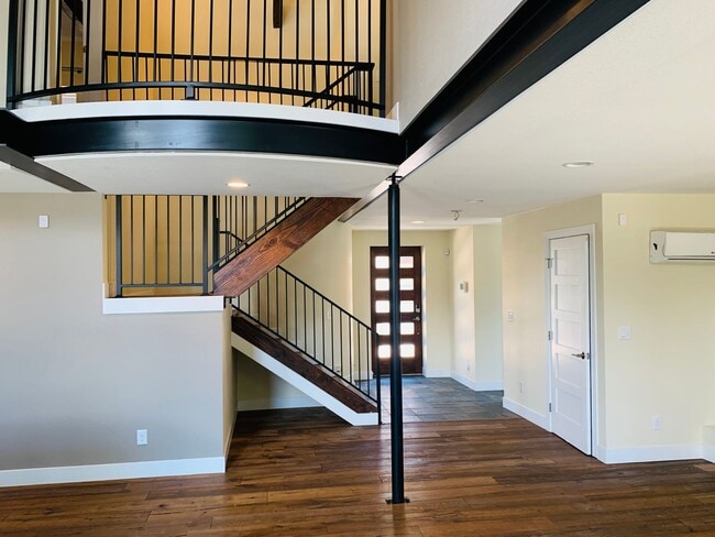 Photo - Stunning Luxury Home in Sunnyside