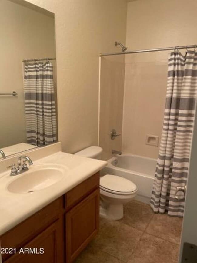 Photo - LARGE 4 BEDROOM HOME IN ANTHEM WEST