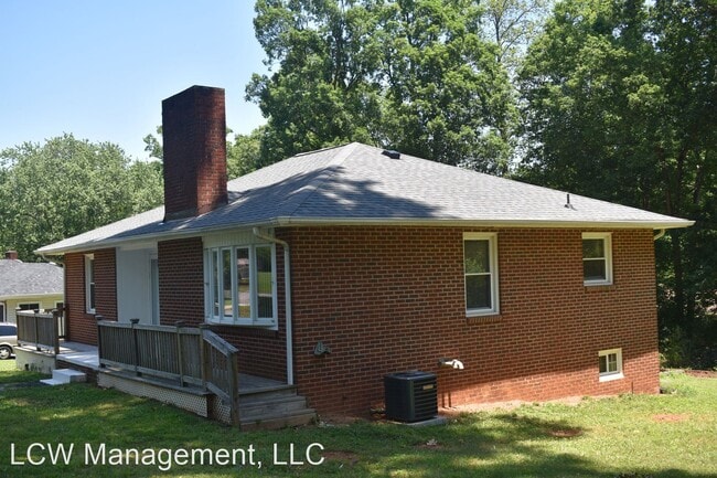 4 br, 1.5 bath House - 207 Piccadilly Drive - 4 br, 1.5 bath House - 207 Piccadilly Drive