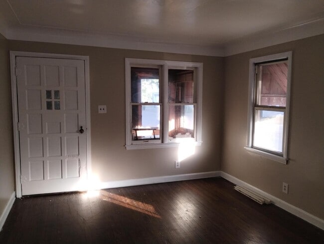 Photo - 216 Goodell St