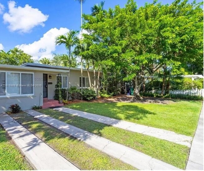 Building Photo - 6141 SW 47th St