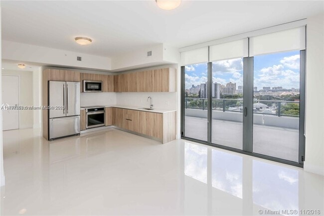 Photo - 2960 NE 207th St Unidad 901+Den