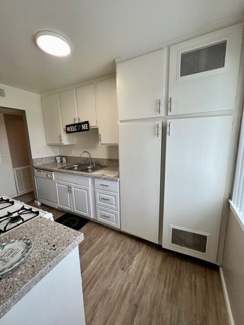 2- Bedroom - Kitchen