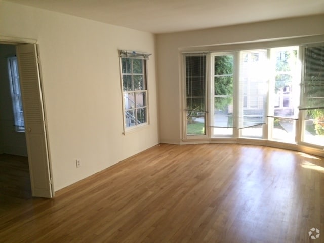 Building Photo - 609 Kelton Ave Rental