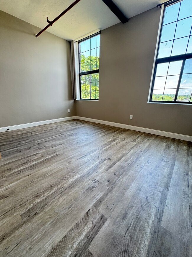 70 Webster St Unit 208