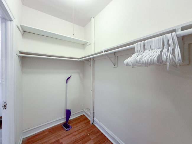 Photo - 2536 N Sawyer Ave Unidad 503