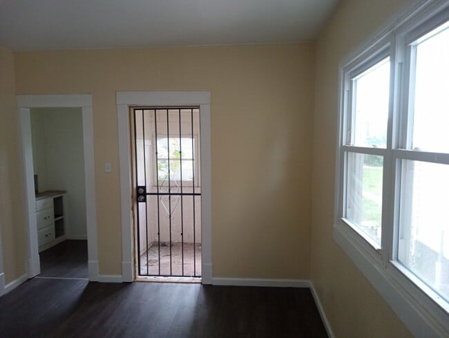 Photo - 422 Dexter St