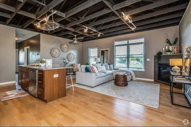 Building Photo - 1717 Olive Ave Unit B6 Rental