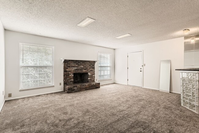 Photo - Evolve Real Estate: Stunning 2Beds/2 Baths, 1269 SQFT Condo with Two Assigned Parking Spots! Unit 265