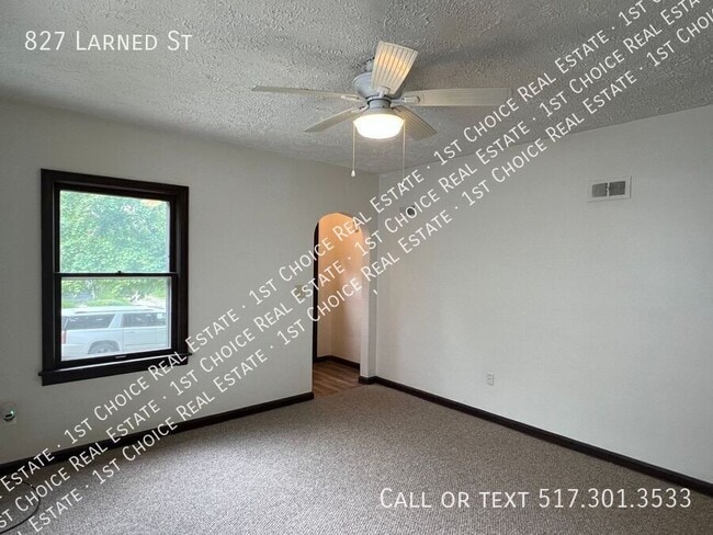 Photo - 827 Larned St