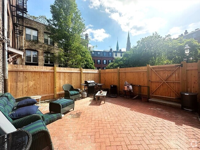 Building Photo - 10 Mount Vernon Square Unit 1 Rental