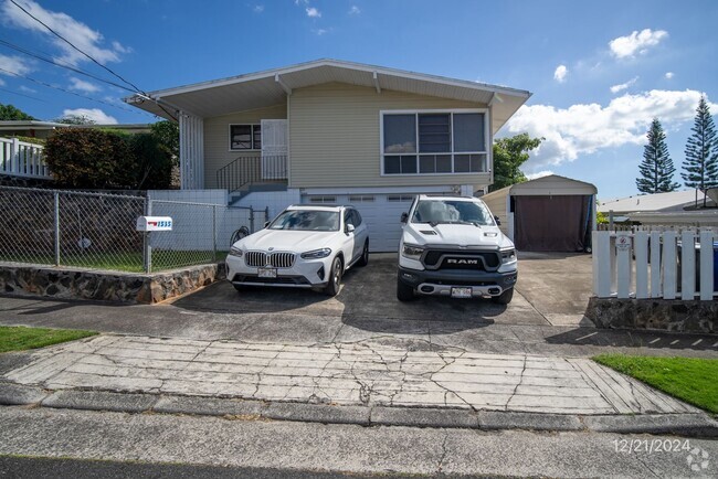 Building Photo - $2,500 / 1br - 1 BED 1 BATH DUPLEX Rental