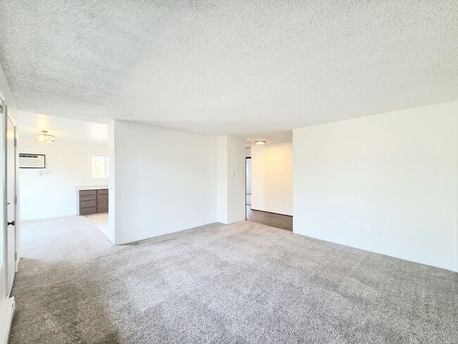 Building Photo - 939 N Baker Ave Unit #03