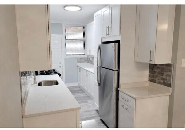 Photo - 730 W Roscoe St Unit 2S