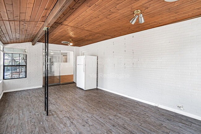 Photo - 5265 W Ontario Ave