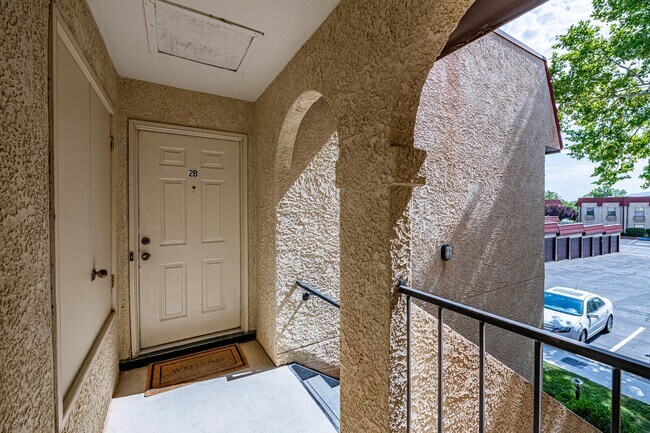 Photo - 839 Country Club Dr SE Unidad 2B