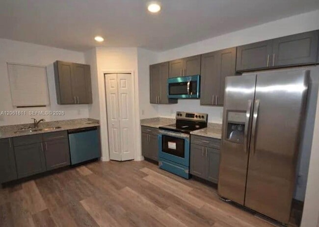 Photo - 2221 Carver Ave