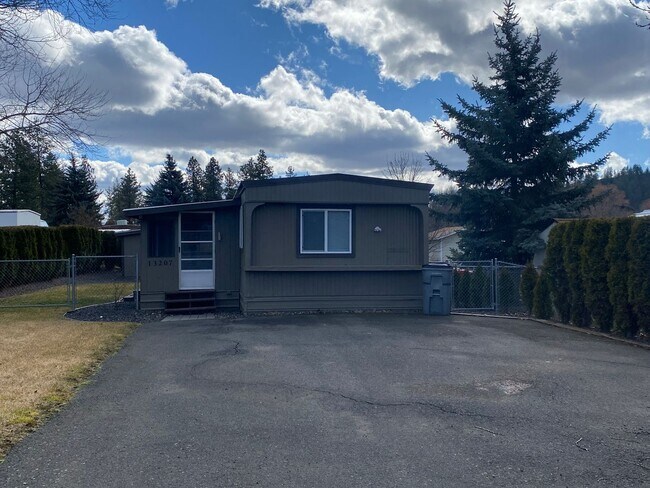 Photo - Beautifully just Remodeled-Spacious 3 bedrooms, 2 full baths mobile home with fenced yard. storag...