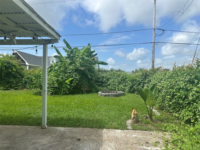 Photo - 423 N Avenue A