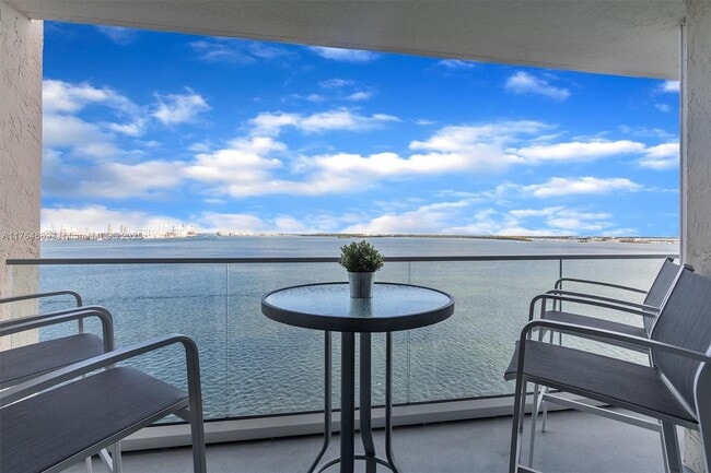 Photo - 800 Claughton Island Dr