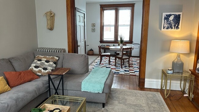 Photo - 155 E 12th St