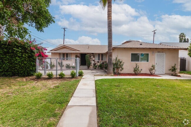 Building Photo - 8646 Corbin Ave Rental