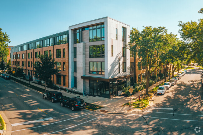 Main Entrance - Quarter Row at the Yards Rental