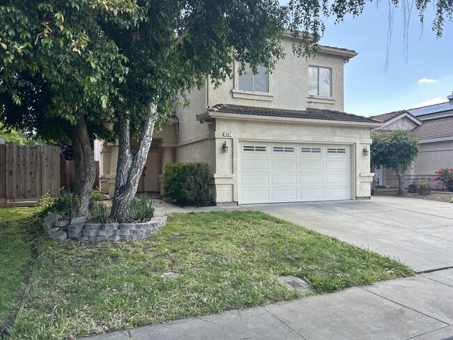 Building Photo - 4 Bedroom, 2 Bath, 1992 Square Foot Home