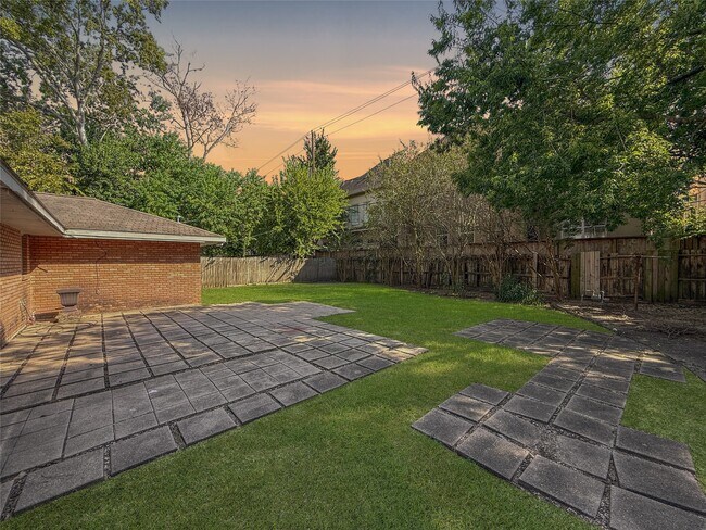 Building Photo - 3419 Linkwood Dr