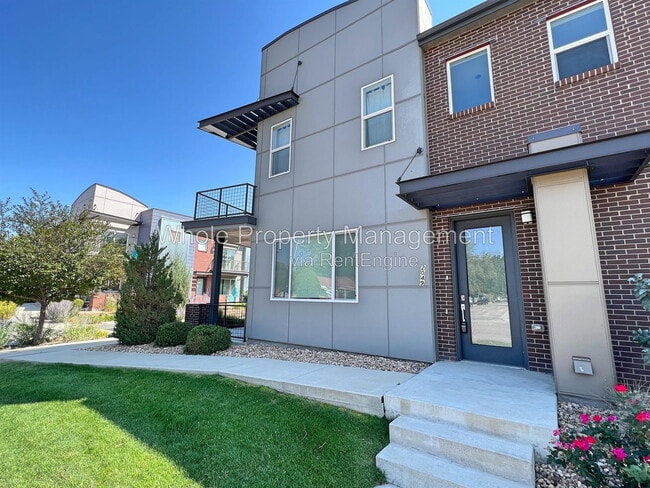 2049 W 67th Pl
