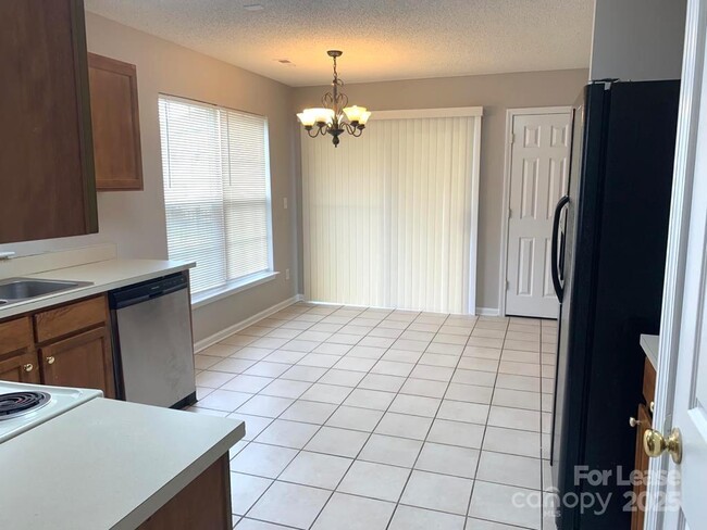 Photo - 4010 Woolcott Ave