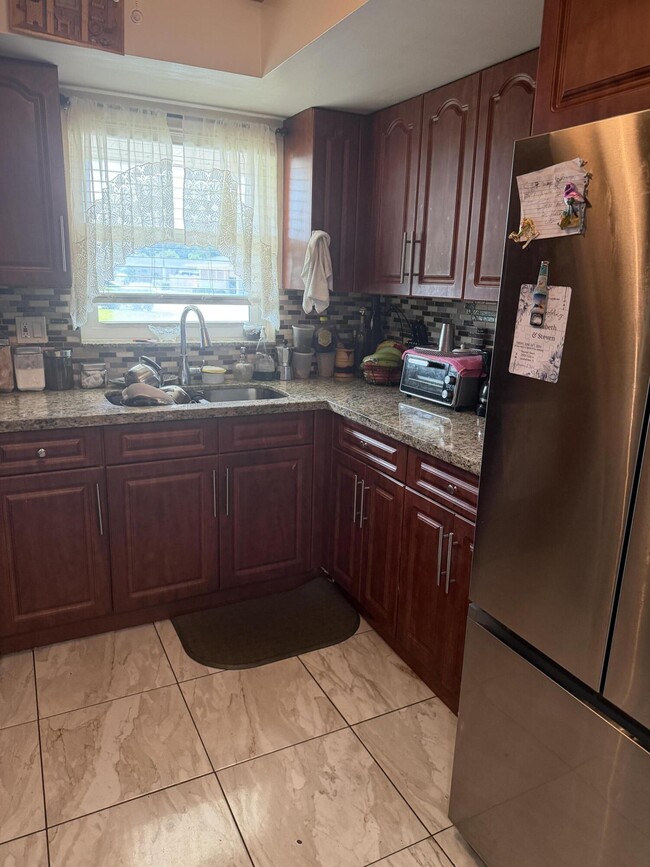 Photo - 2531 Barkley Dr W
