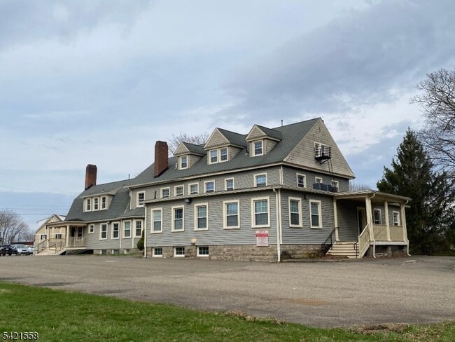 Building Photo - 35 Main St