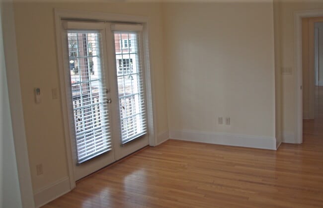 Building Photo - 616 5th Ave W Rental