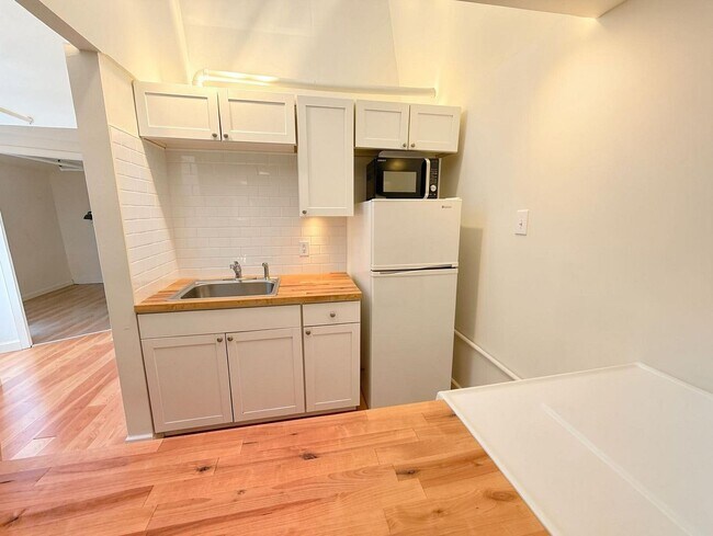 725 Warren St Unit 9