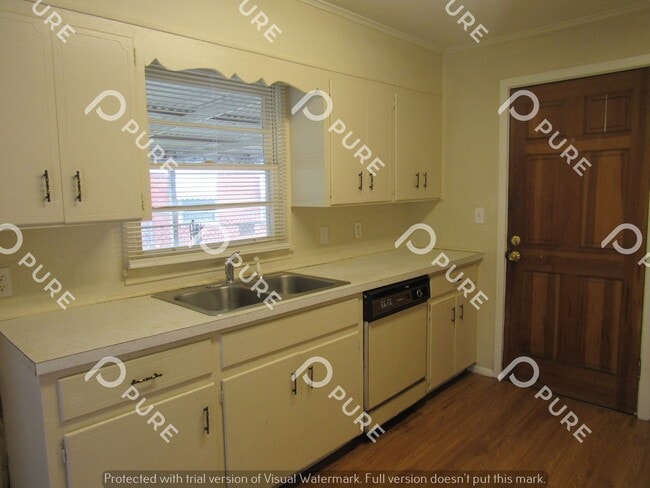 Photo - 534 Capitol Pkwy