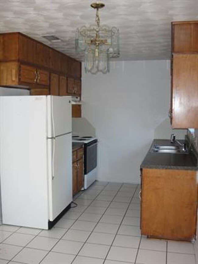 Photo - 222 Bridle Dr