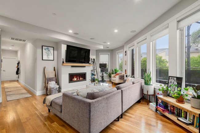 Photo - 275 Old Colony Ave Unit 2